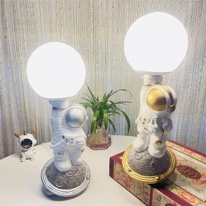 Πορτατίφ κεραμικό LED 4 Watt Φ11Χ34 εκ. Αστροναύτης Λευκό Ασημί - KESKOR 55544-2